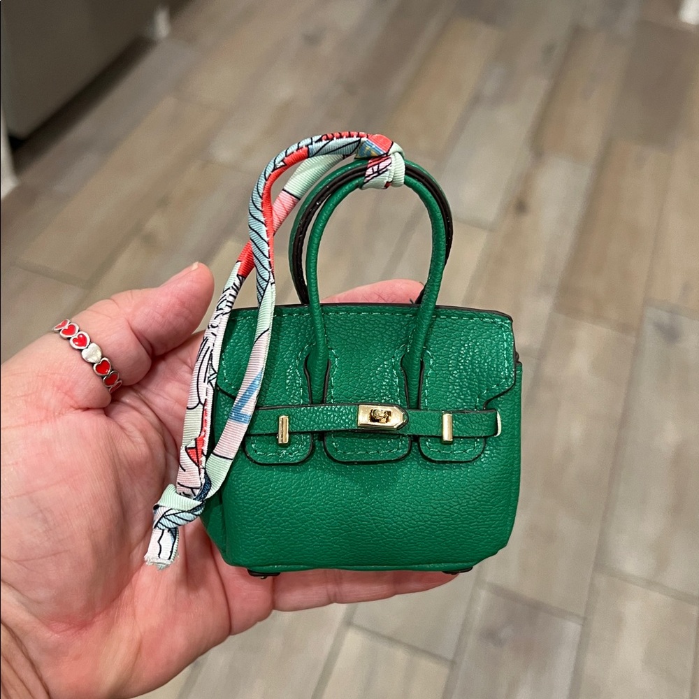 💚SO. Cute Mini Bag Charm!!! - Picture 11 of 16